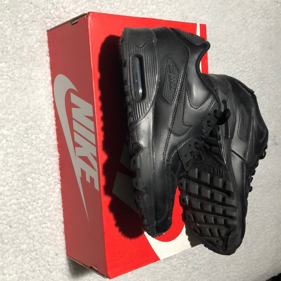 BLACK NIKE AIR MAX - Picture 2 of 7